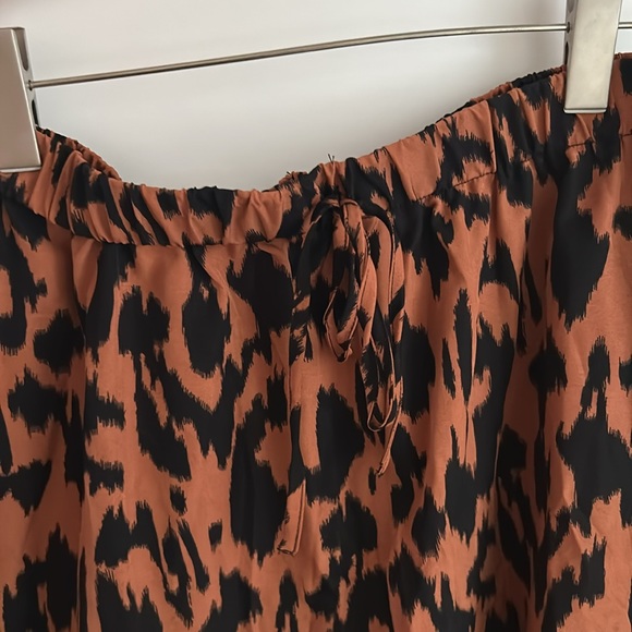 SHEIN midi skirt - Picture 2 of 4